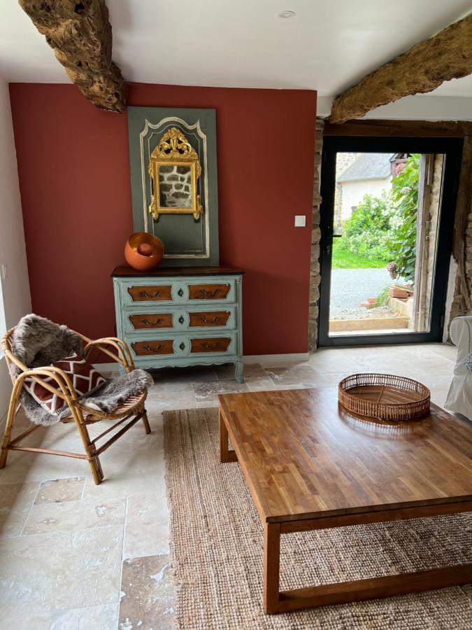 Le Logis De La Lettre Bed & Breakfast Tinteniac Exterior photo