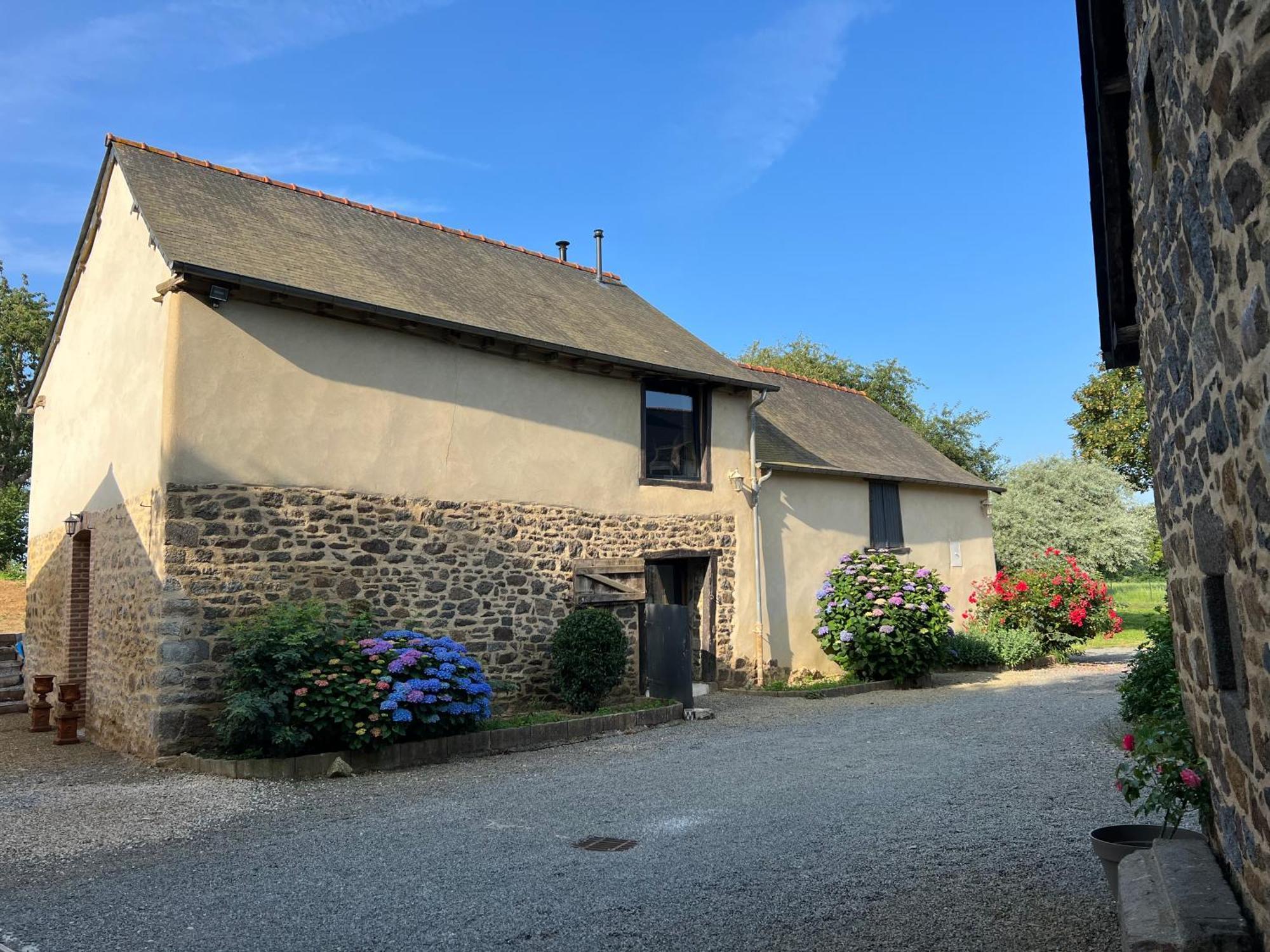 Le Logis De La Lettre Bed & Breakfast Tinteniac Exterior photo